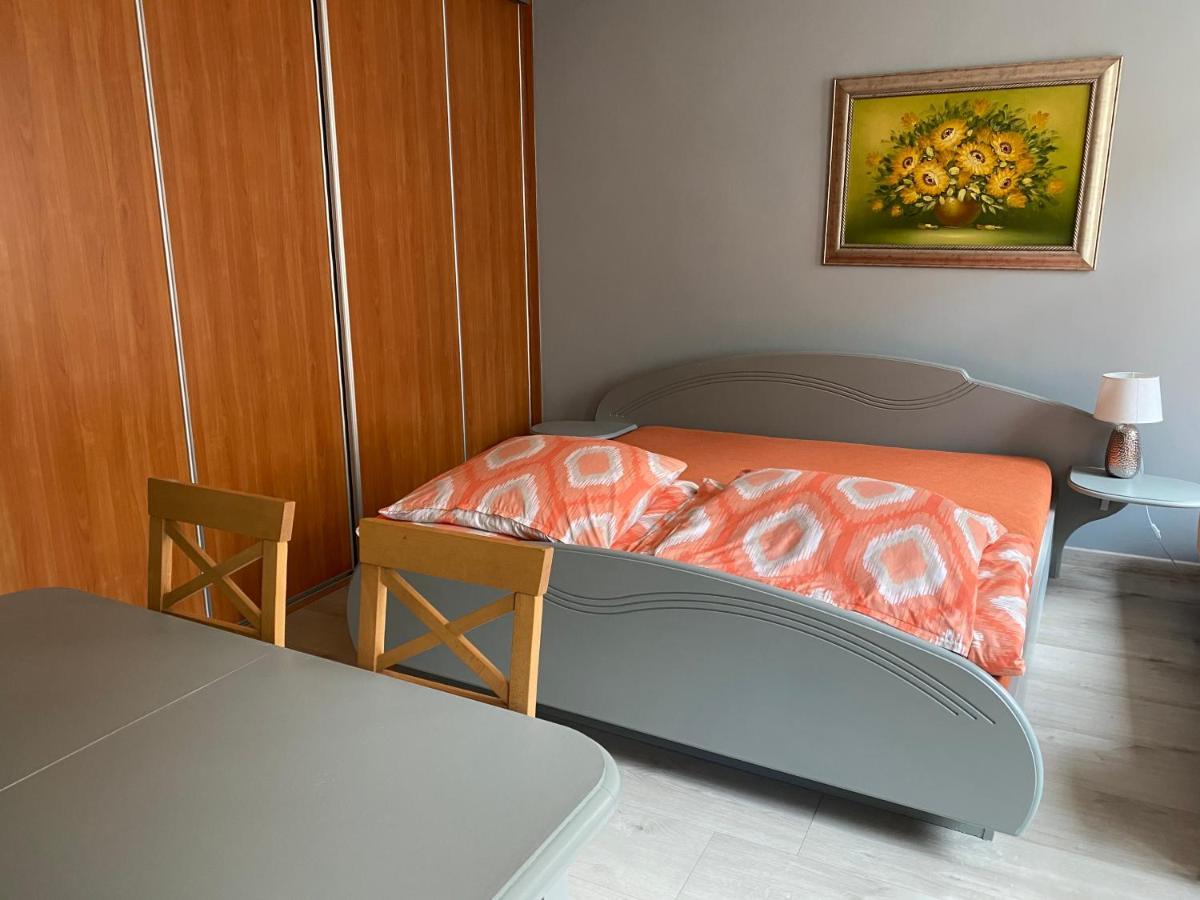 Kawalerka Fredry 3/14 Apartment พอซนาน ภายนอก รูปภาพ