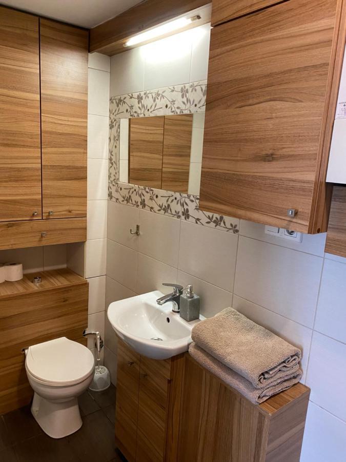 Kawalerka Fredry 3/14 Apartment พอซนาน ภายนอก รูปภาพ